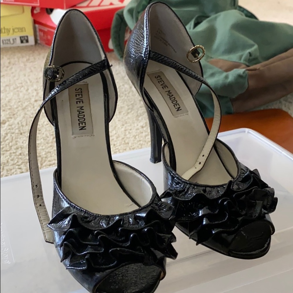 Peep toe heels